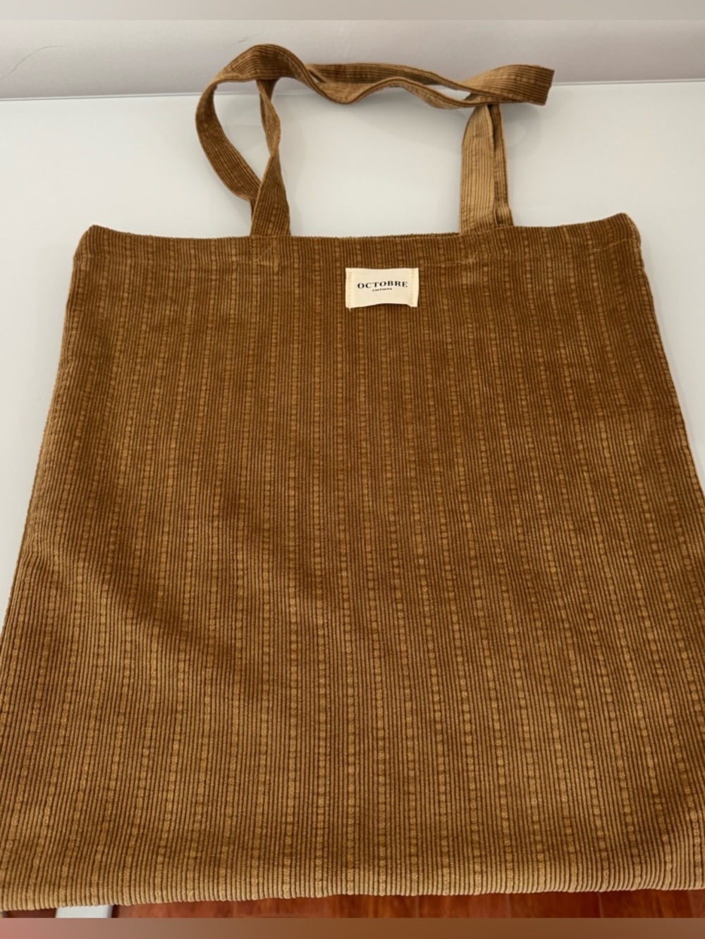 OCTOBRE Velvet Tote Bag in Camel